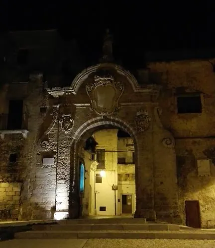 多姆斯福门提公寓 *